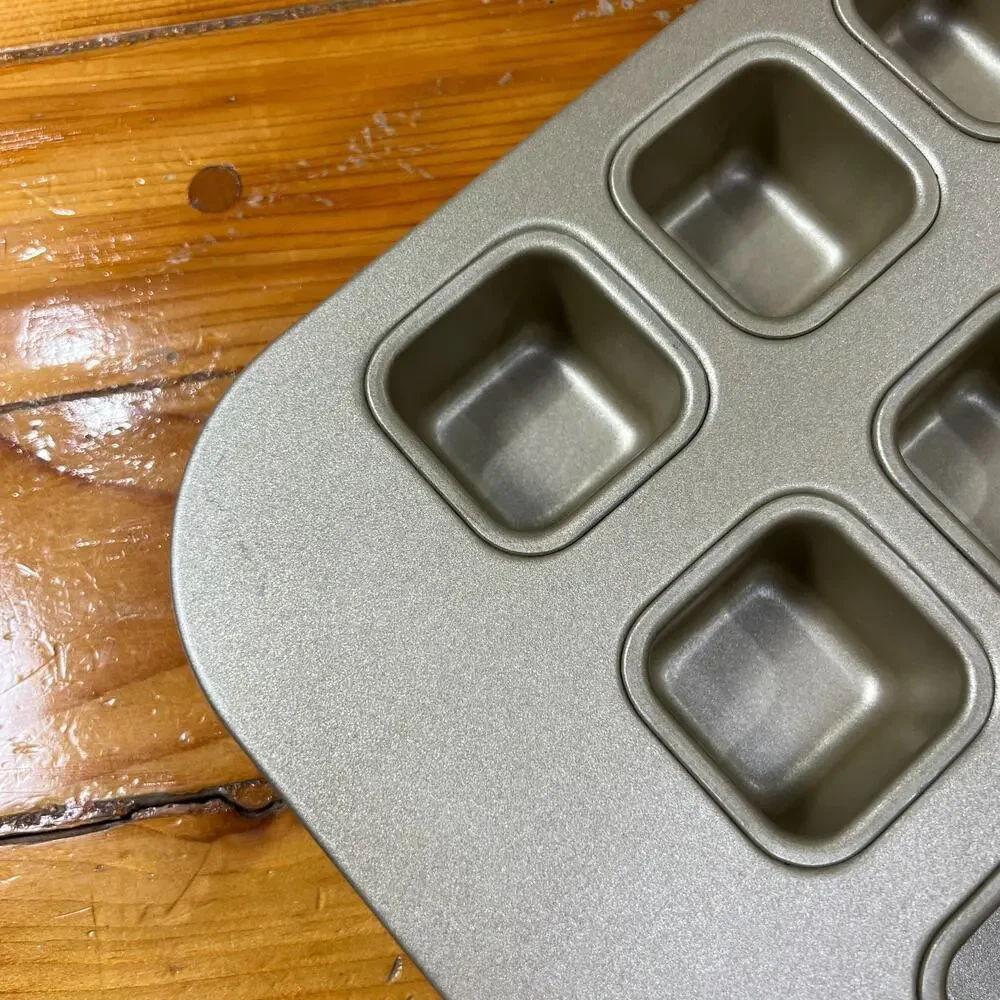 Williams Sonoma Goldtouch Mini Brownie Bite Pan 20 Cup Nonstick Bakeware